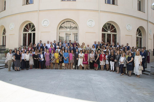Foto de familia de los condecorados