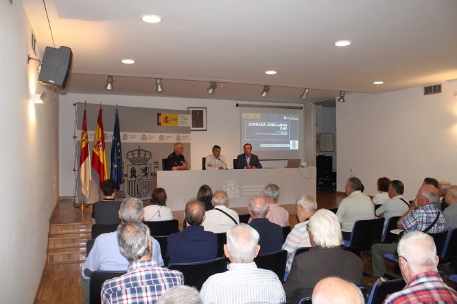 Asistentes a la charla informativa de MUFACE en Albacete