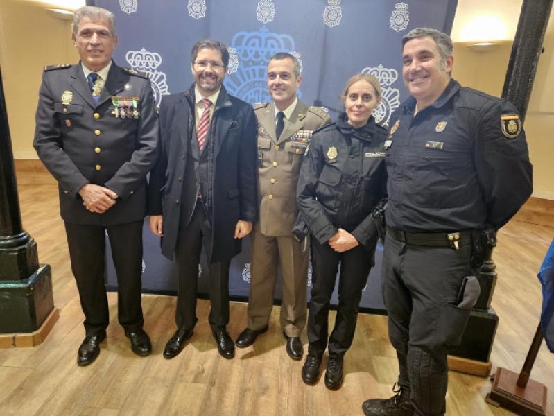 DP Asturias, con el Jefe Sup. Policía a su derecha