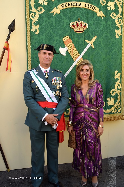 Natalia Correa con el General Jefe José Luis Gómez Salinero