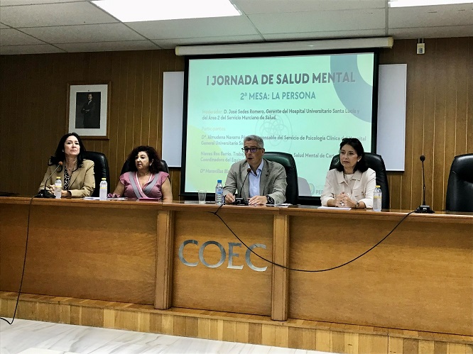 Maravillas Blanes, en la mesa redonda sobre salud mental en Murcia