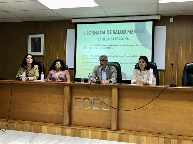 Maravillas Blanes, en la mesa redonda sobre salud mental en Murcia 