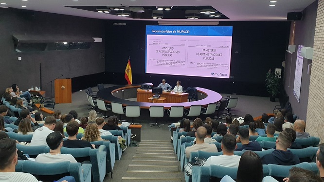 Charla de responsables del SP de Ávila a agentes de  V.A.