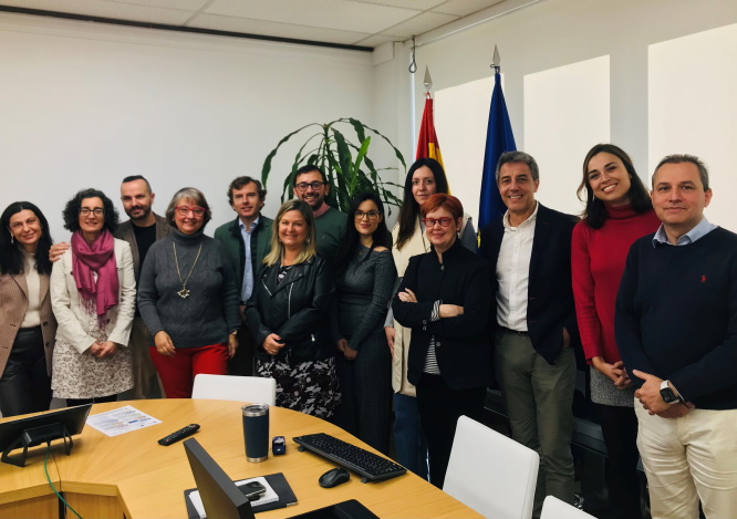 Foto de grupo tutores, comité de dirección y practicas